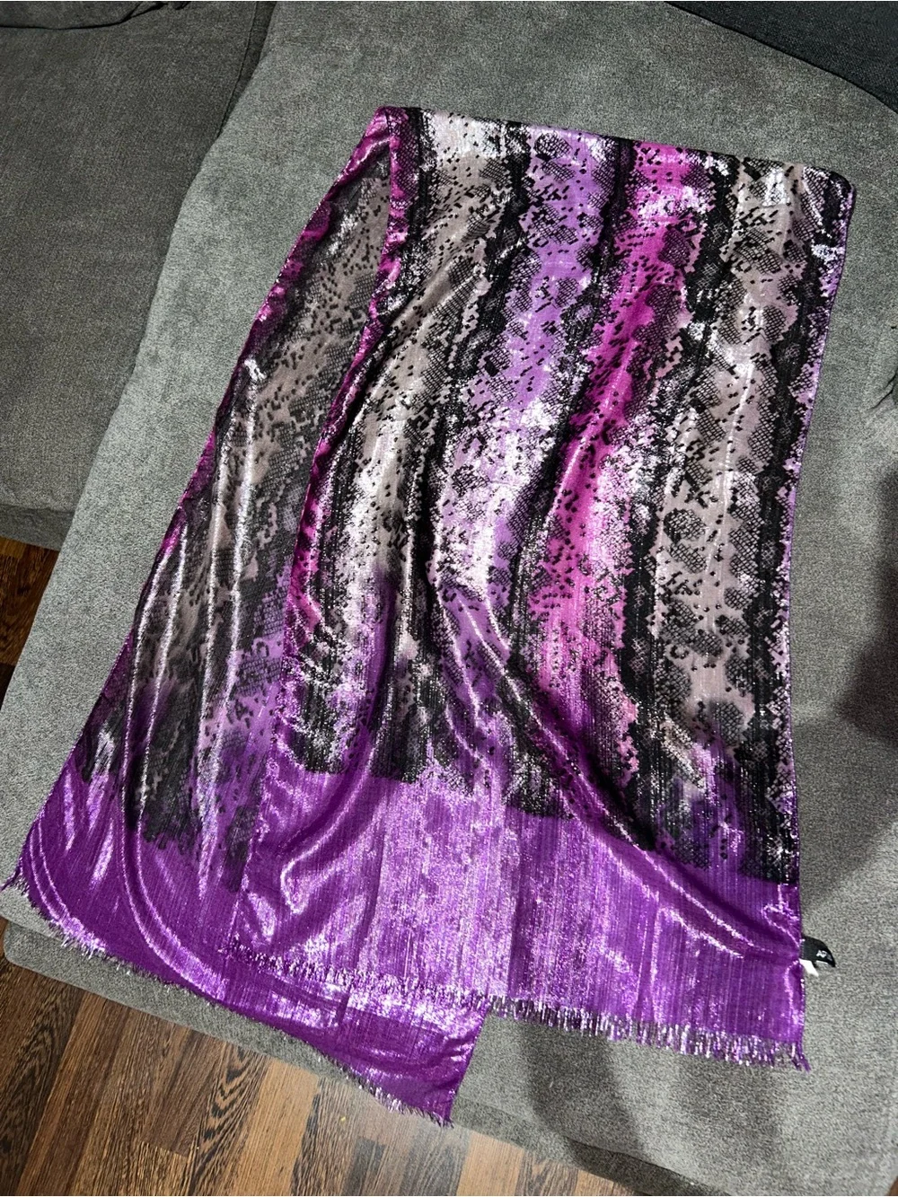 Vintage Apt. 9 Purple/ Black Patterned Women's Scarf/Wrap/Pashmina-metallic